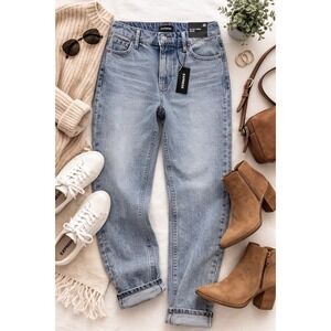 Express Relaxed Tapered Jeans Womens 4R Light Blue Mid Rise Denim New 08713578